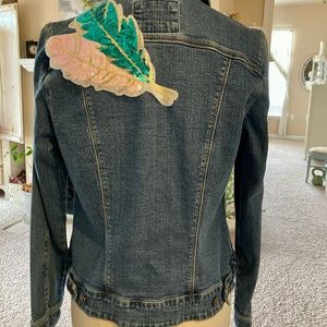 ALL DENIM with NOTICEABILITY ….. stretch denim w sparkle ✨ compliments